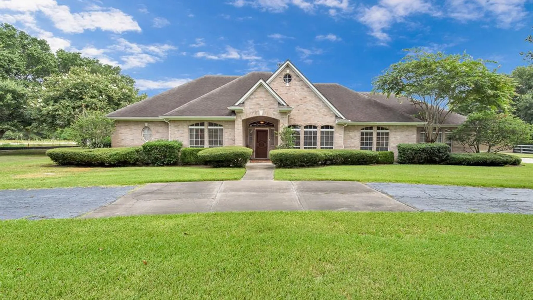 All-Pro Roofing hero image